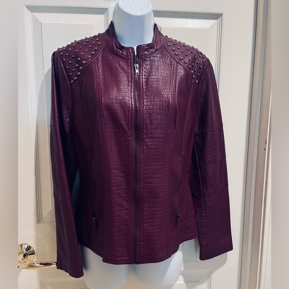 V Cristina Beautiful embossed leather jacket - Picture 1 of 15